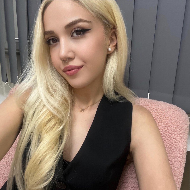 Psikolog Asya Özcan